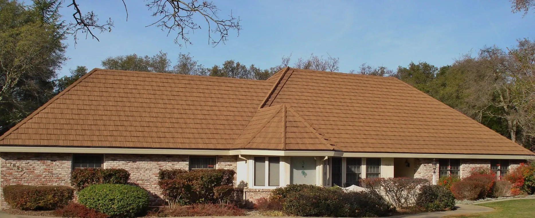 Residential shingle roof on a La Mesa CA home – expert roof maintenance and repair services in East County San Diego